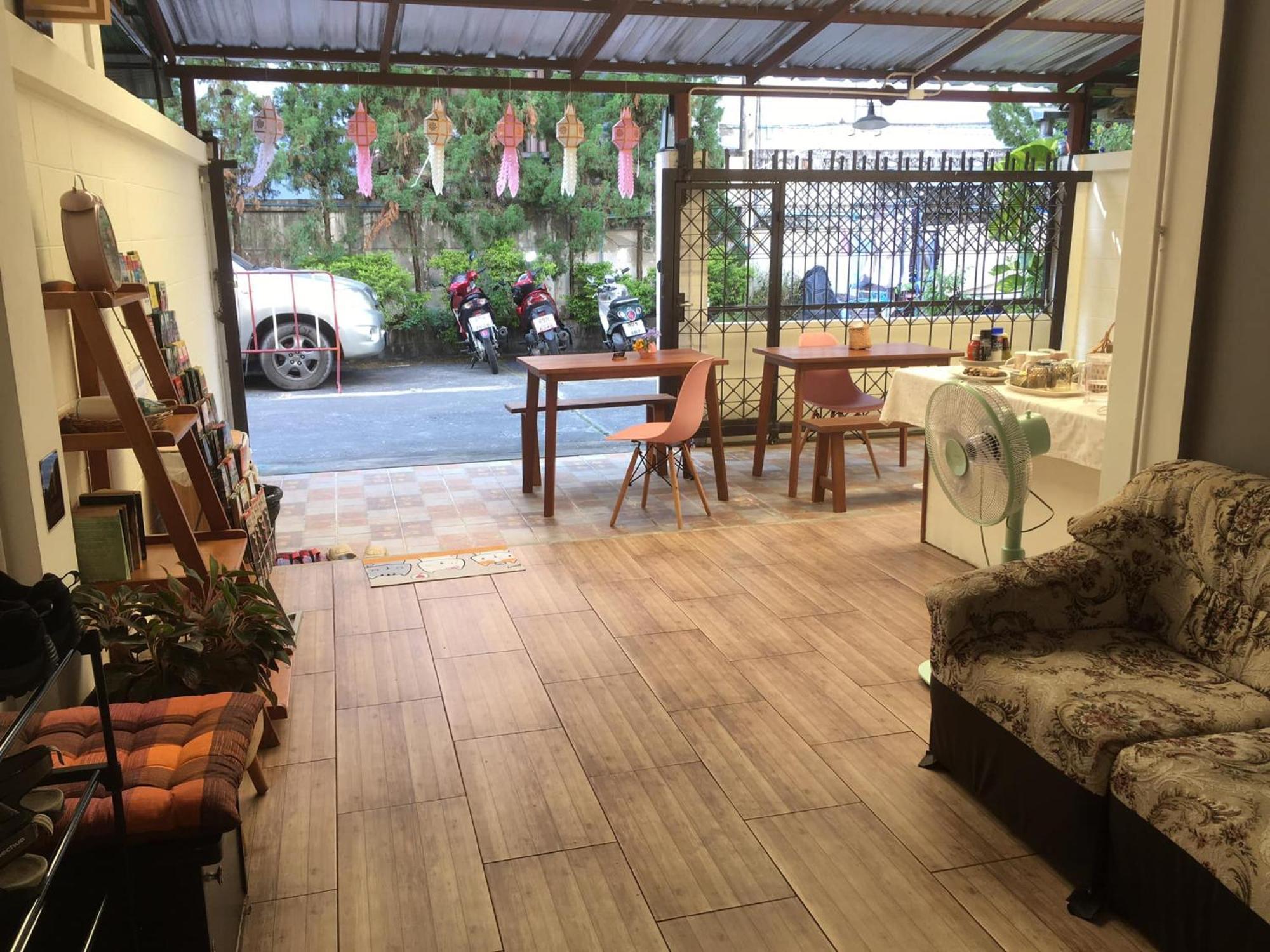 Wayside Guesthouse เชียงใหม่ ภายนอก รูปภาพ