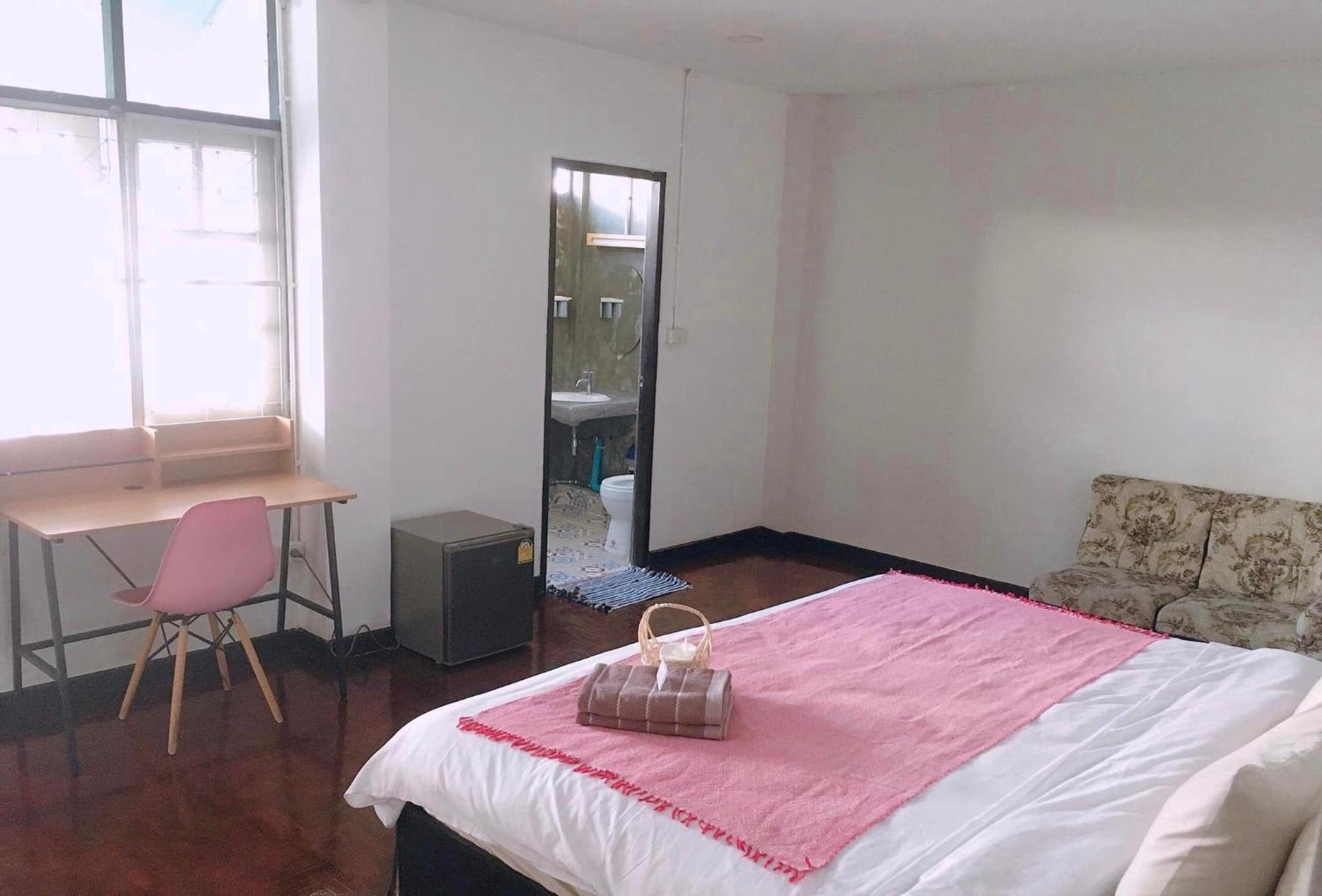 Wayside Guesthouse เชียงใหม่ ภายนอก รูปภาพ