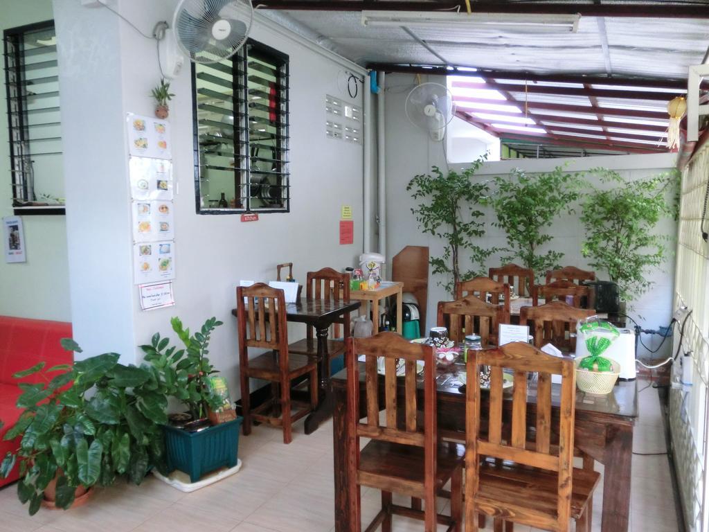 Wayside Guesthouse เชียงใหม่ ภายนอก รูปภาพ